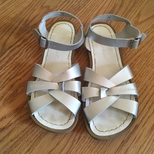 Silver Saltwater sandals - youth size 4